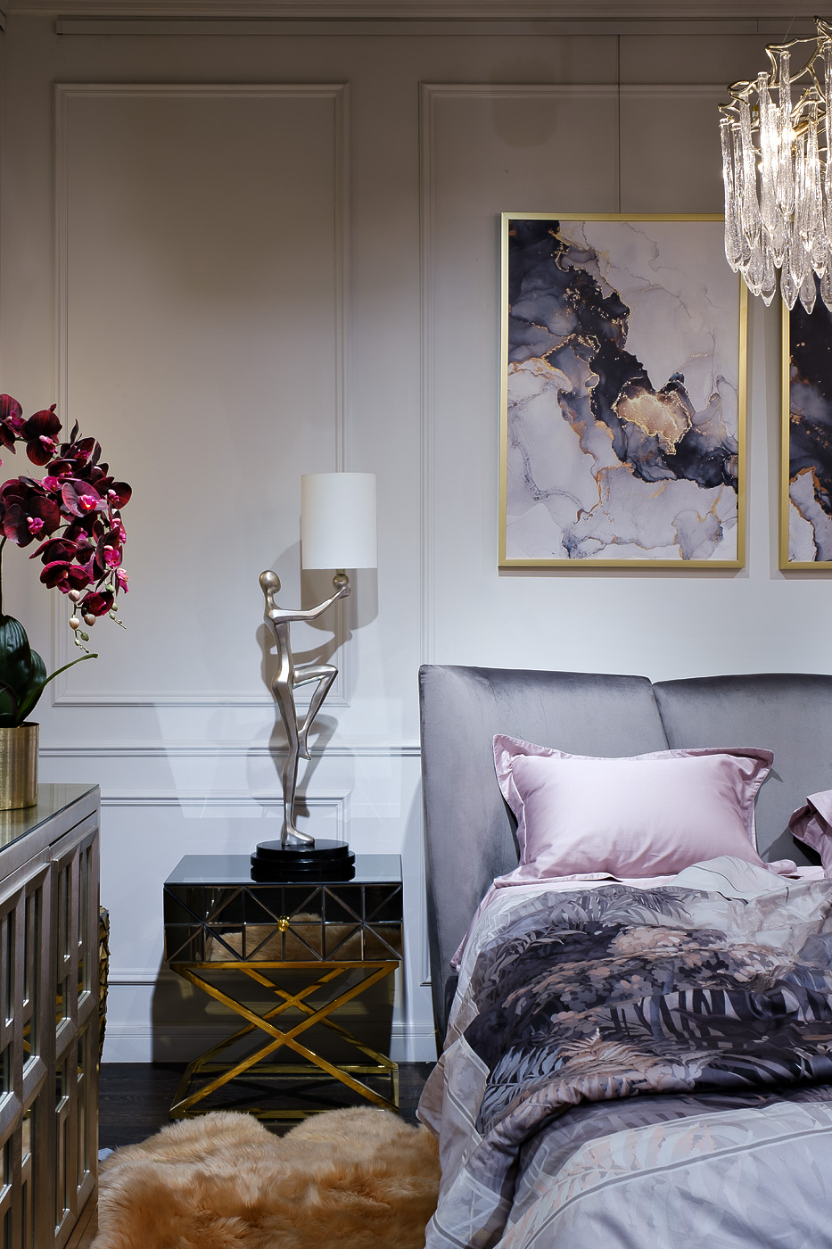 Лампа высокая «Весталка» (бежевый плафон) 3