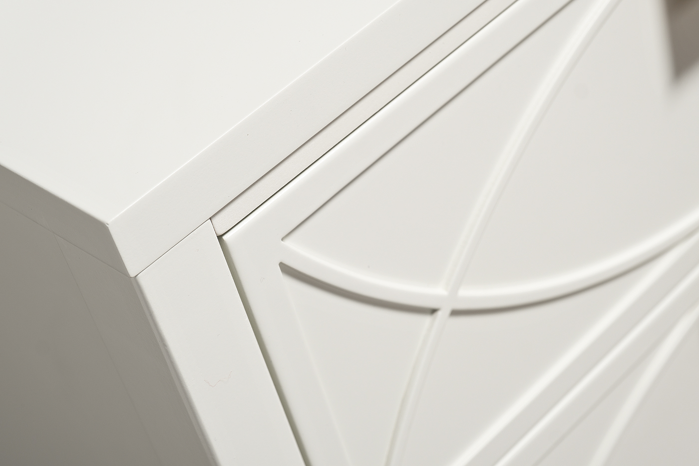 Тумбочка прикроватная с 2-мя ящиками бежевая 5