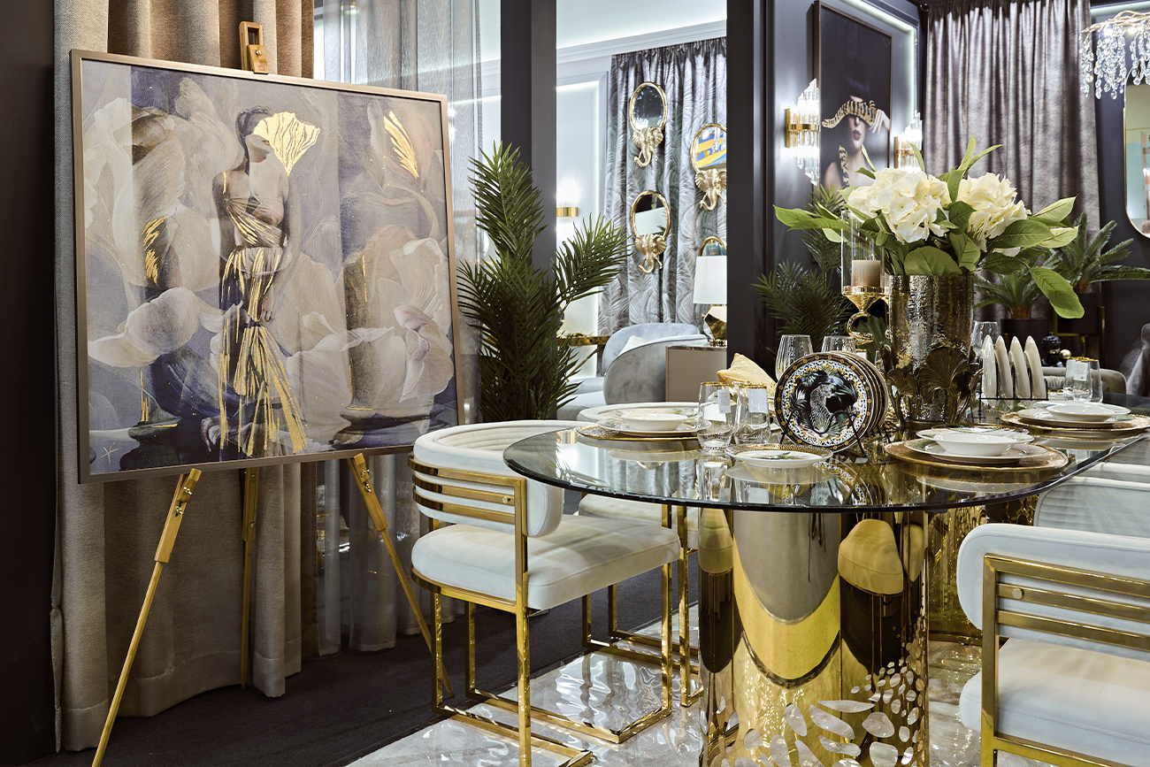 Стол обеденный прозрачное стекло/золото 6