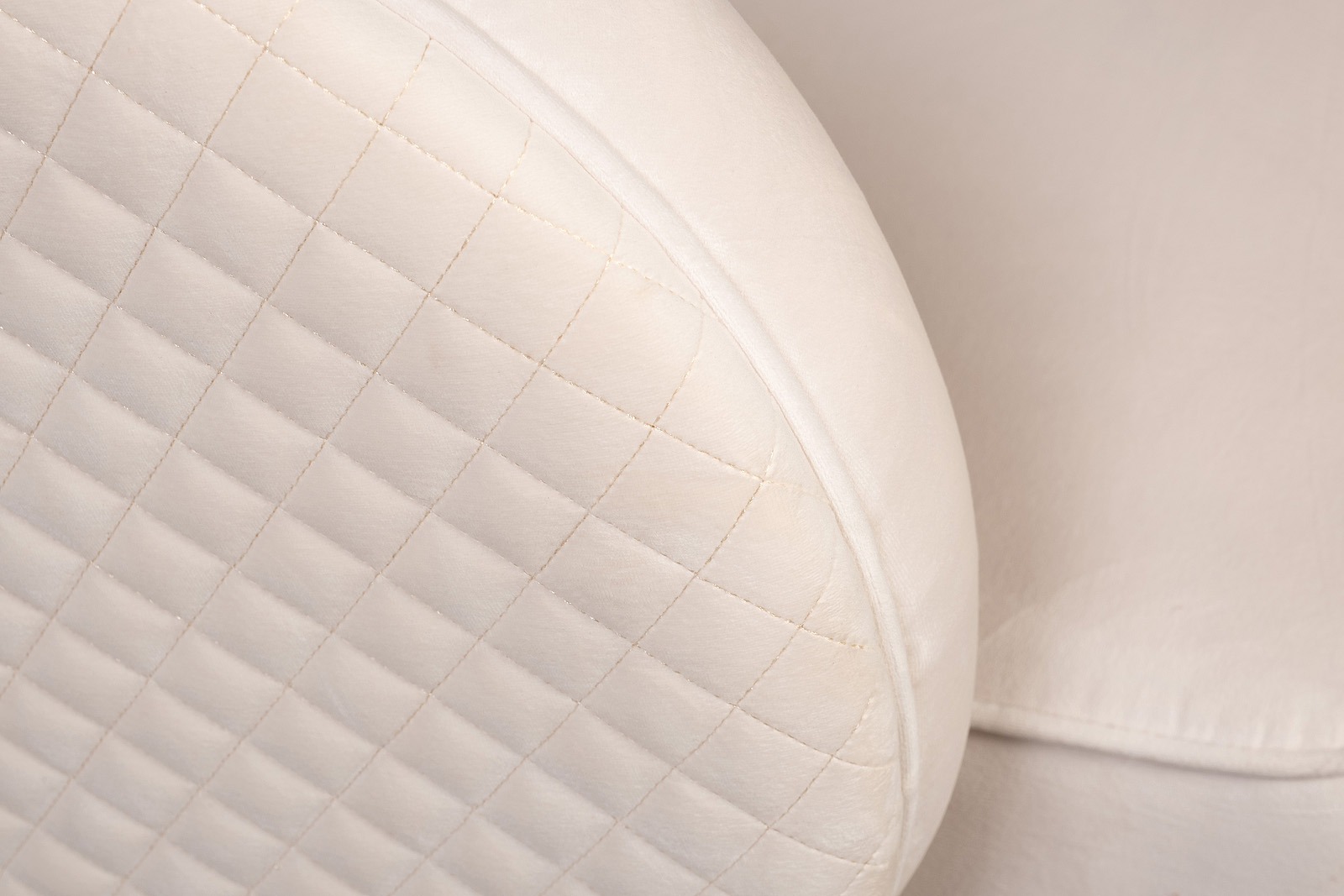 Кресло Ольтен (Olten) велюровое кремовое 5