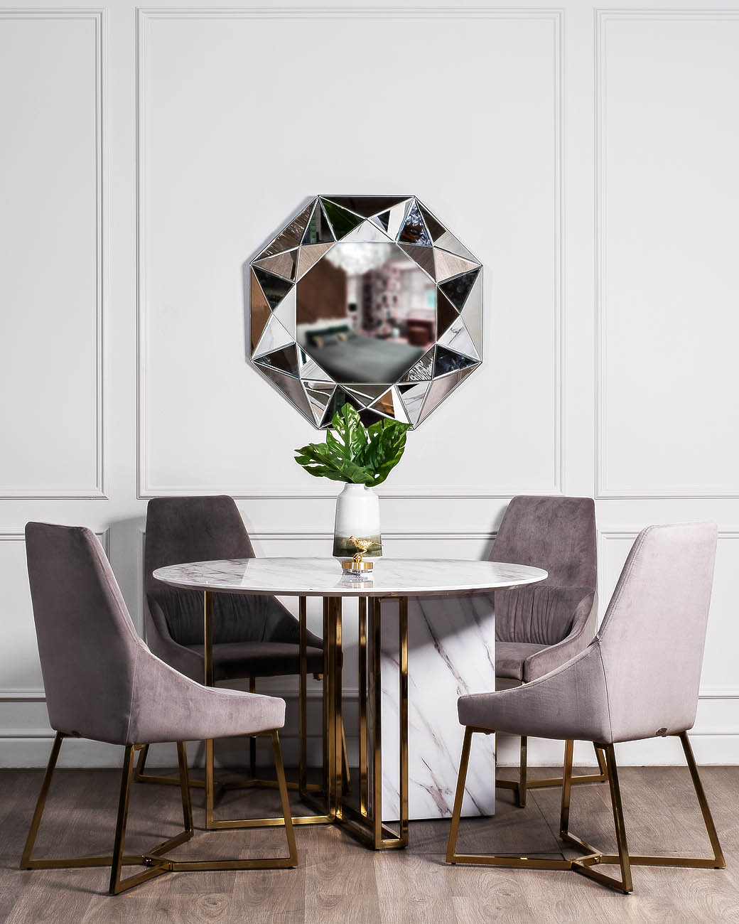 Зеркало с объемной зеркальной рамой 5