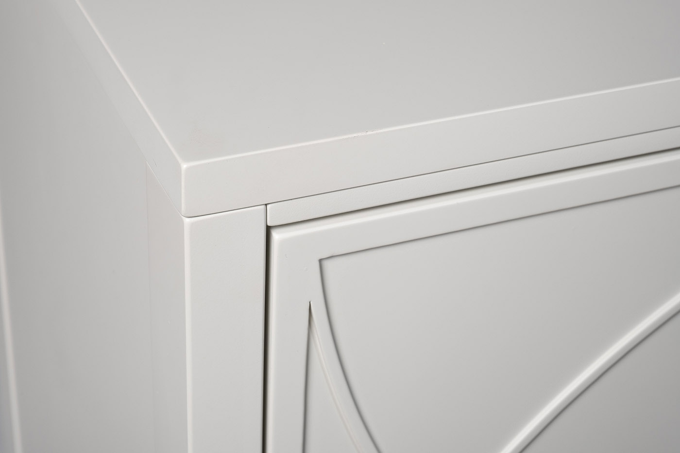 Комод бежевый с ящиками 2