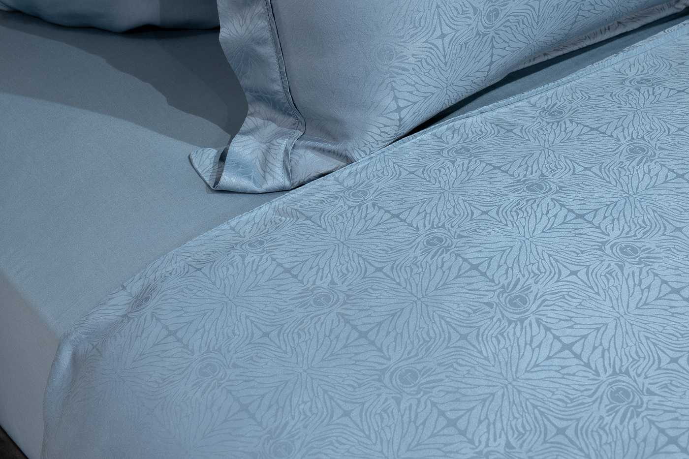 Простыня бамбук на резинке 180х200х30см сине-зеленая 2