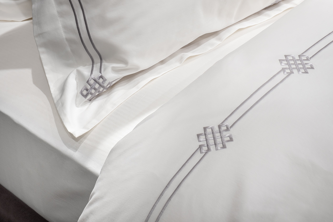 Комплект постельного белья «Арктик» с вышивкой евро 220х200см 5