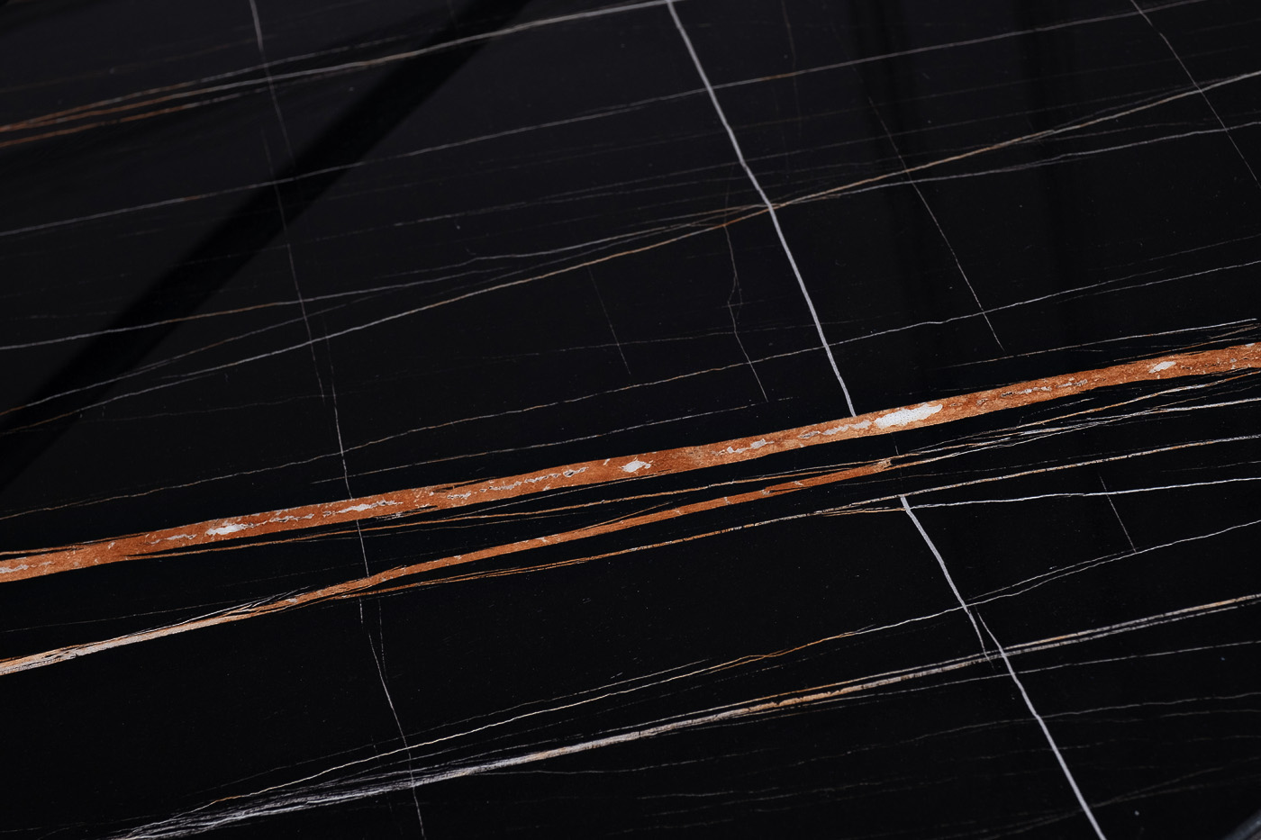 Стол журнальный круглый с полкой черный 5