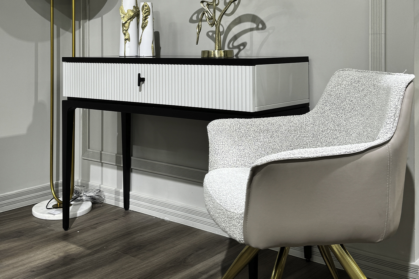 Консоль Este черно-серая 8