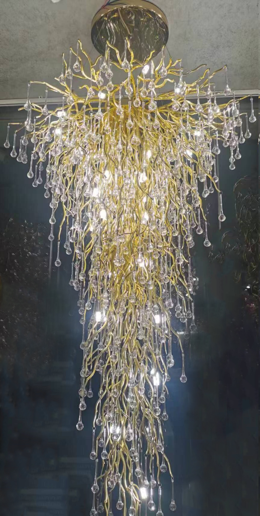 Люстра каскадная «Капли» золото 1