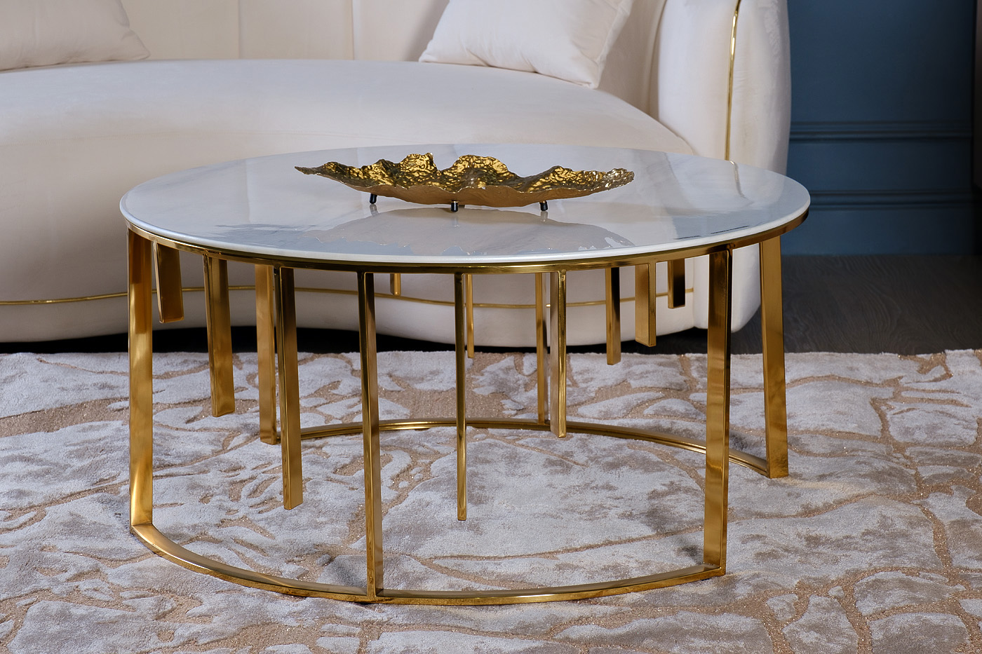 Стол журнальный круглый стекло/золото 6
