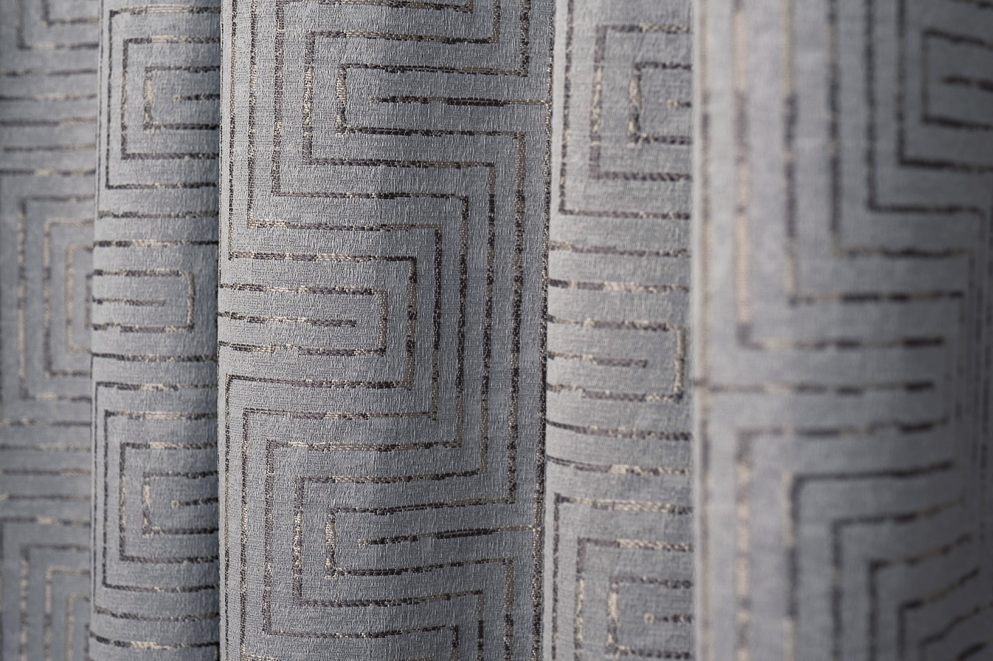 Портьера Gloss 275х260см серая 2