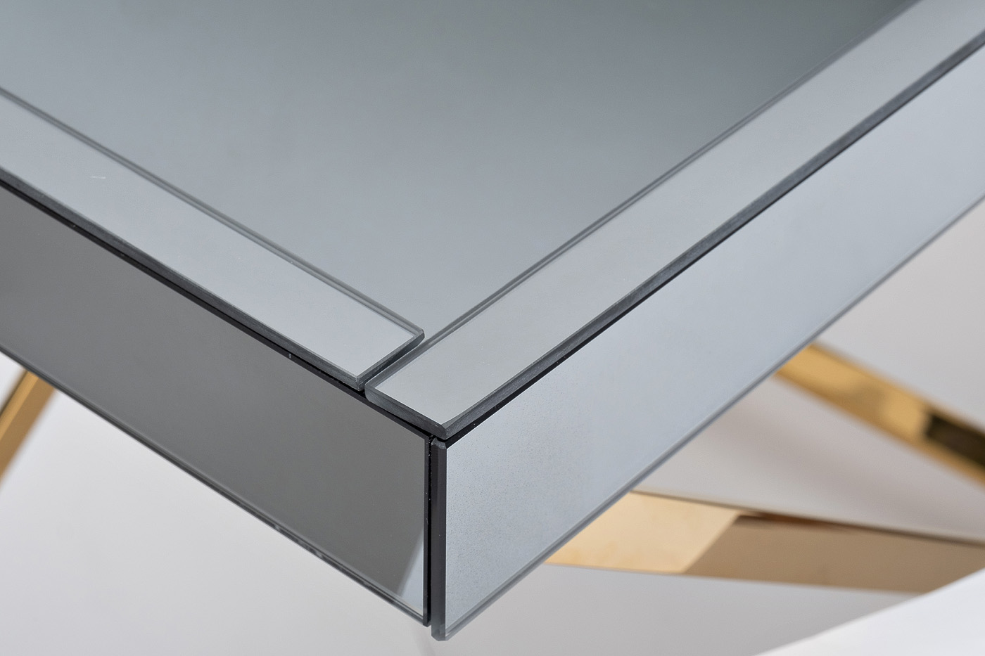 Стол сервировочный зеркальный матовый/золото 3