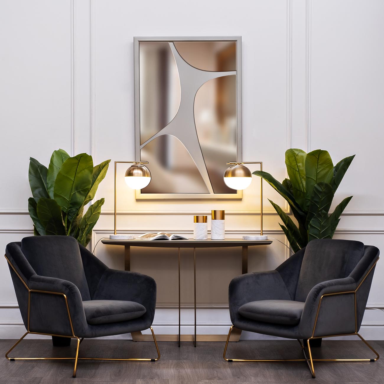 Ваза мраморная с металлическим кантом 2