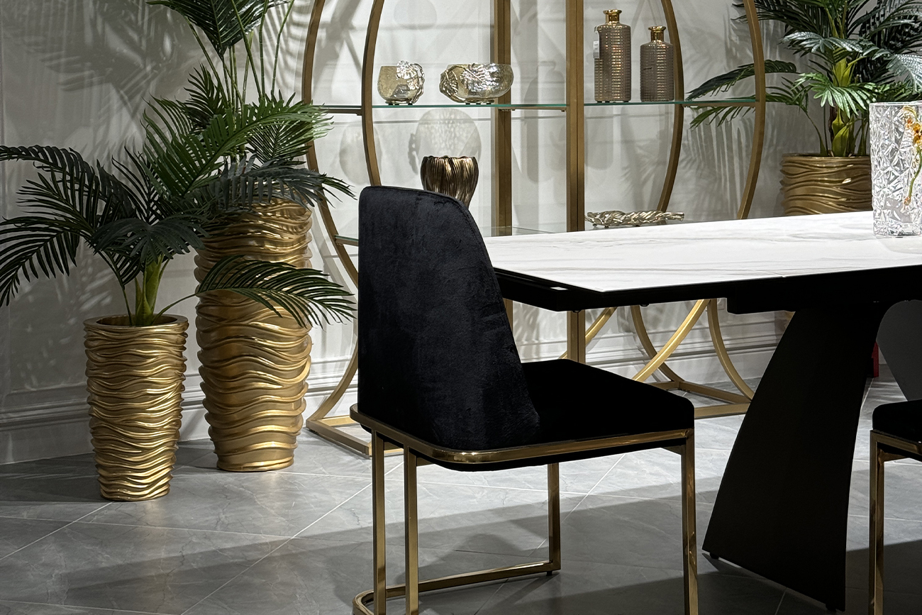 Стул обеденный велюровый черный/золото 6