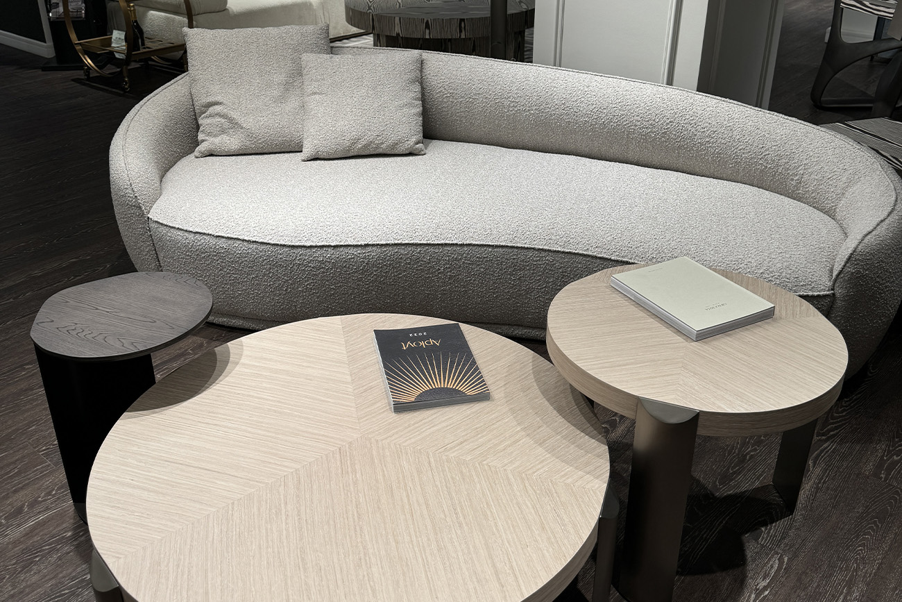 Диван Тулон(Toulon) трехместный букле бежевый 10