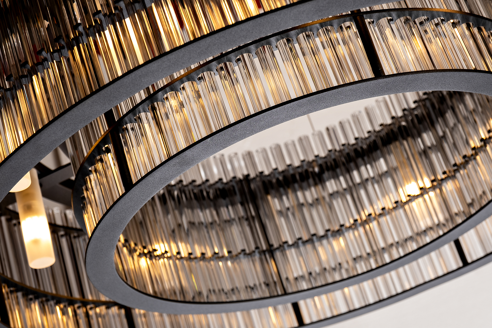 Люстра подвесная прозрачное стекло/черный металл 2