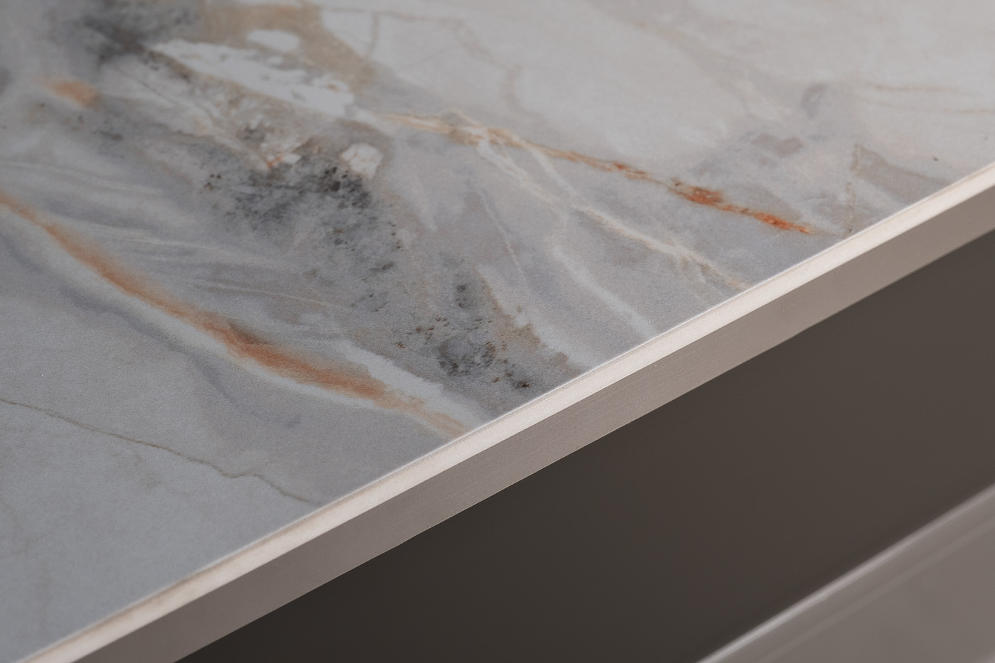 Тумба под телевизор с дверцами 4