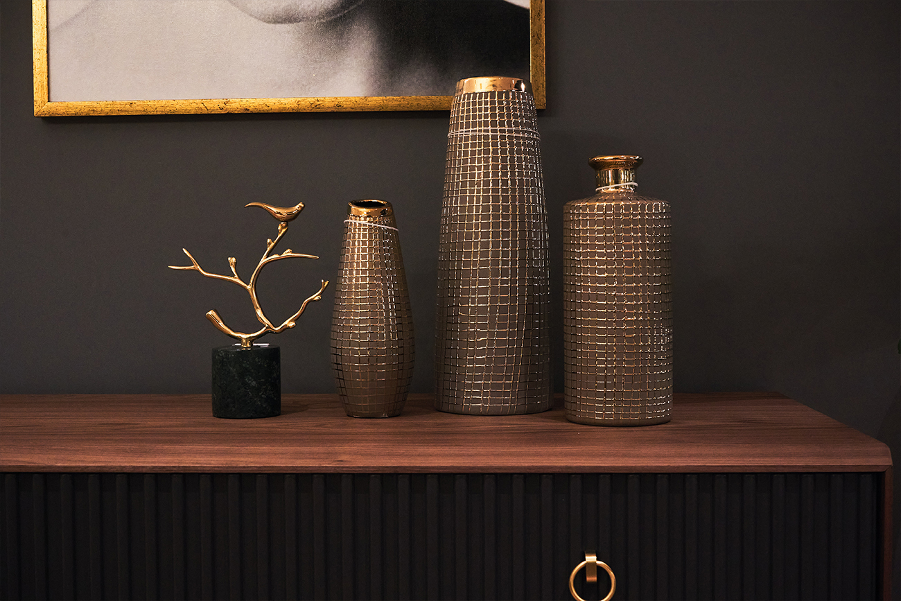 Ваза керамическая с золотым декором 2