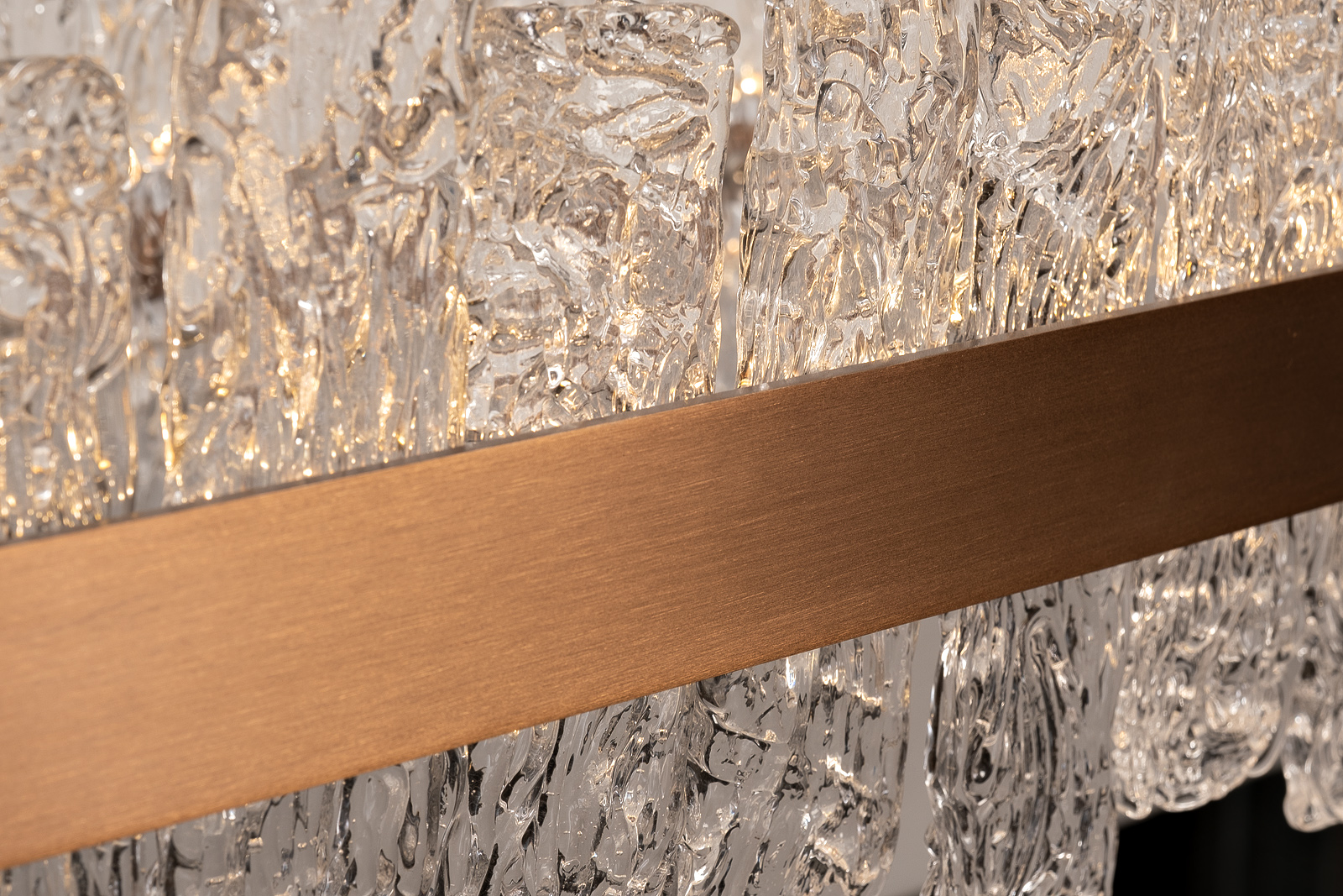 Люстра подвесная прямоугольная из рифленого стекла 3