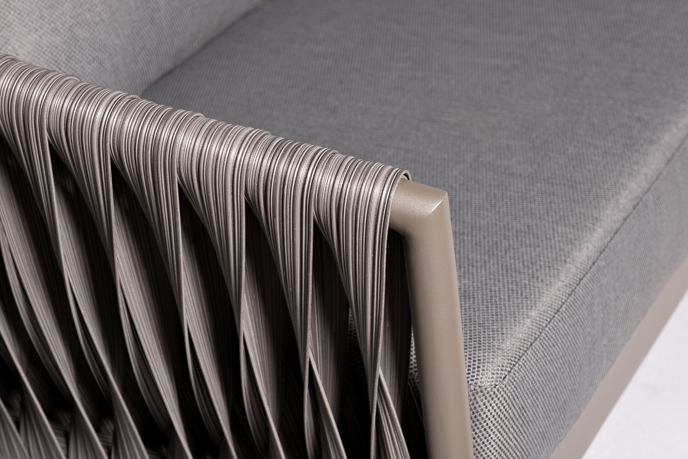 Диван двухместный уличный «Муза» серый 3