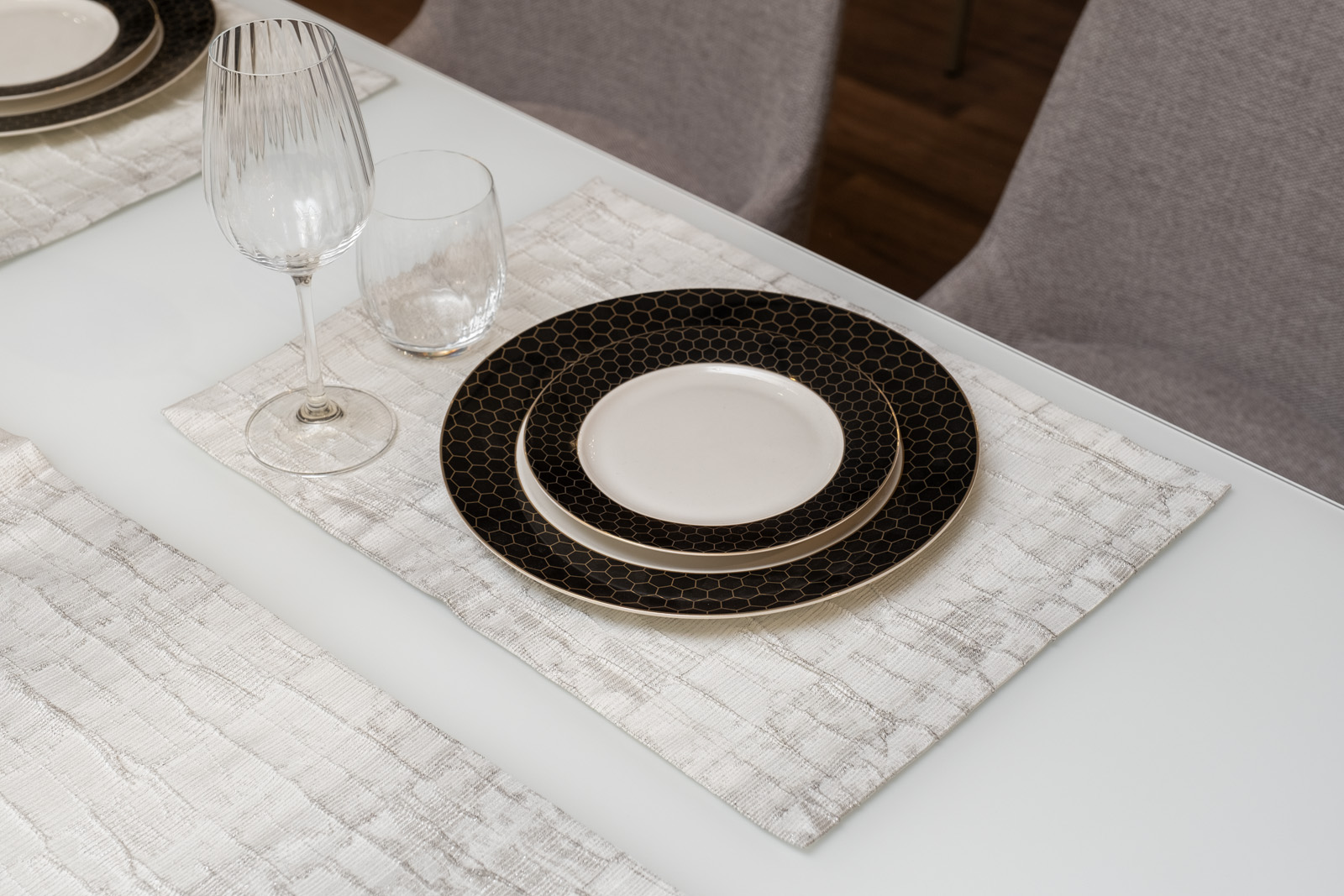 Набор для сервировки стола Люкс (Luxury) дорожка 50х180см и две салфетки 33х45см 2