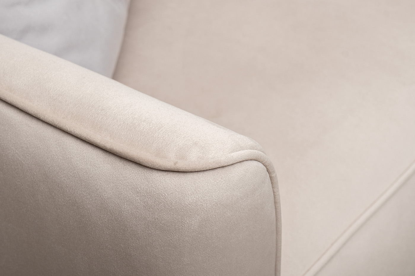 Диван Portofino двухместный раскладной светло-серый с кантом 7