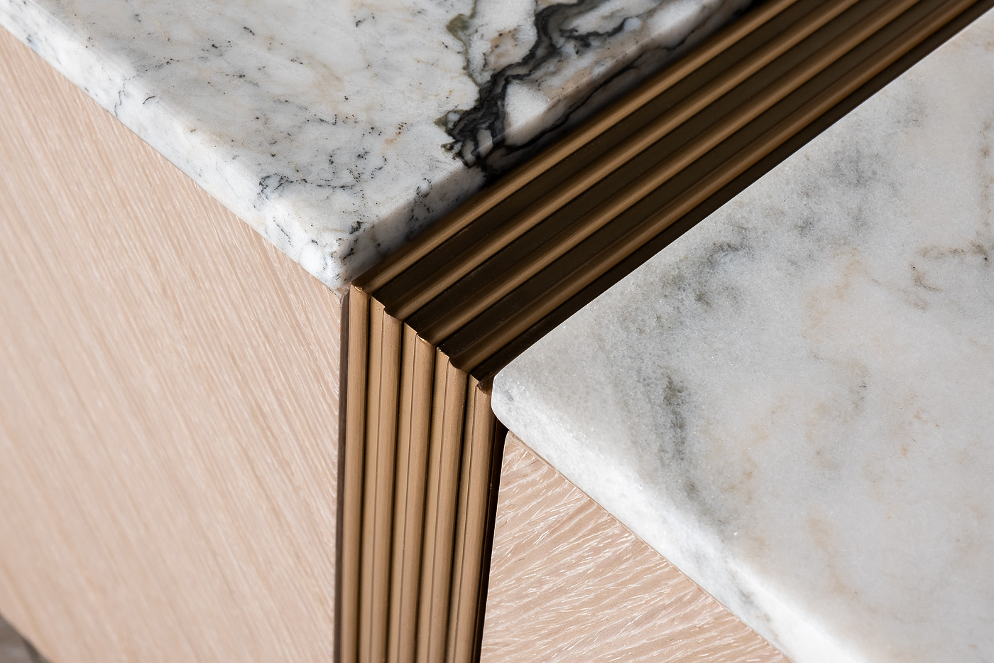 Тумба под телевизор светлый шпон/мраморная столешница 4