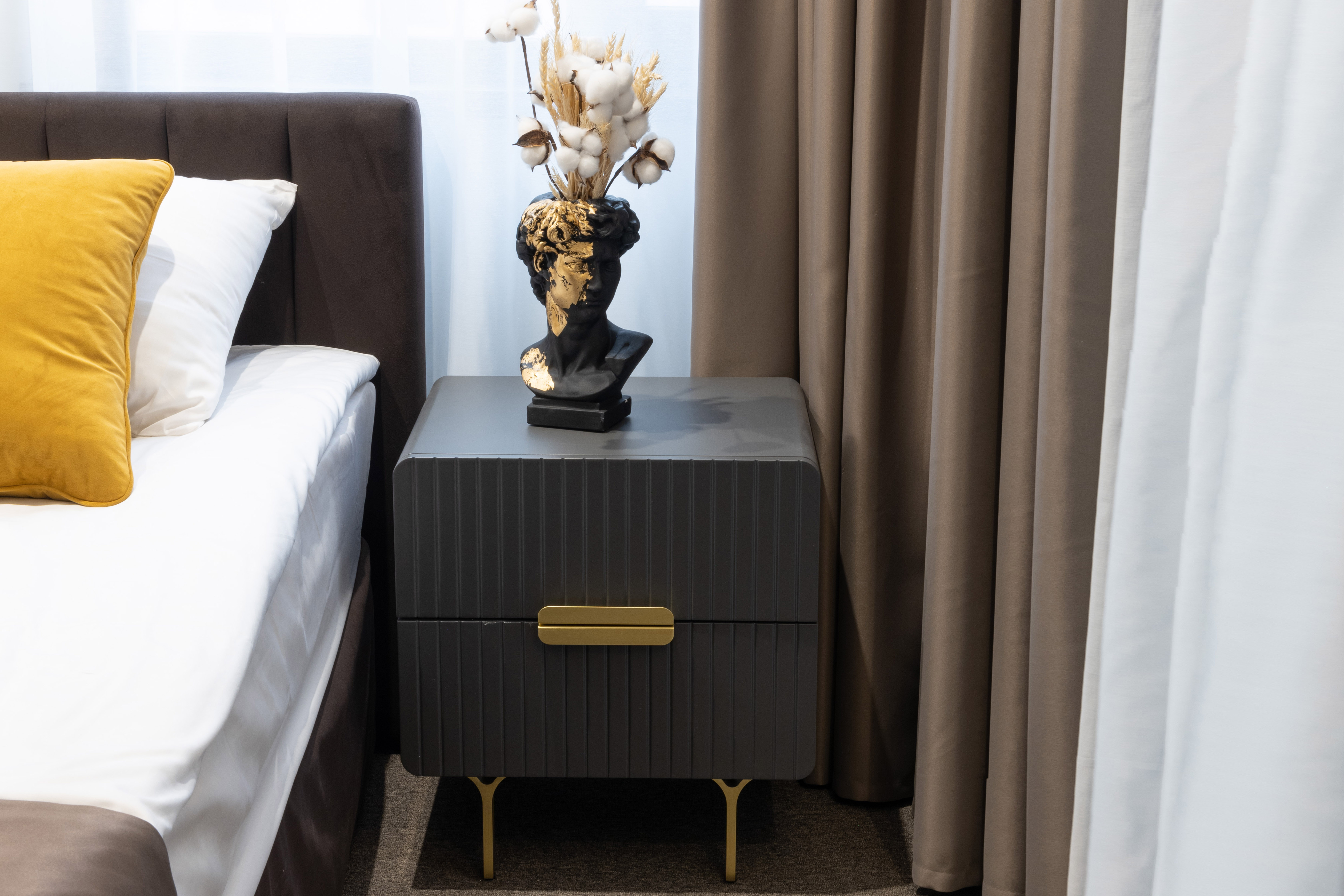 Тумбочка серая 7