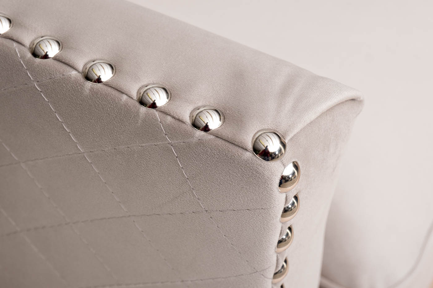 Диван Сорренто(Sorrento) 250 трехместный велюровый светло-серый 7