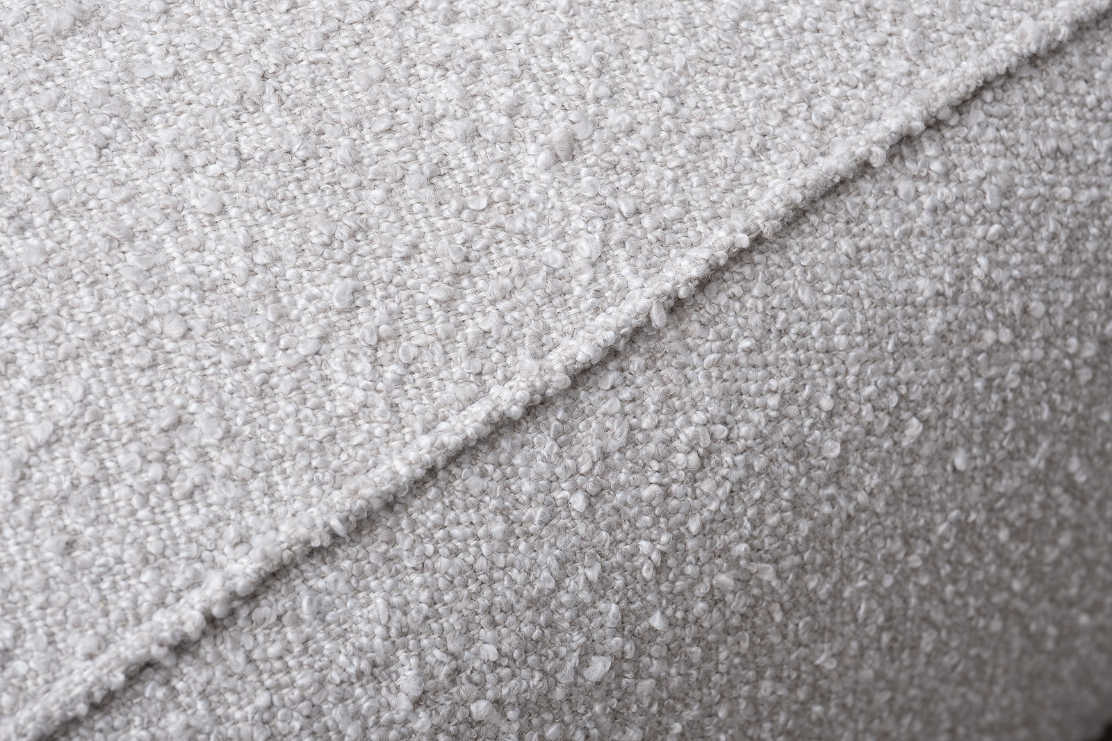 Диван Toulon трехместный букле бежевый 5