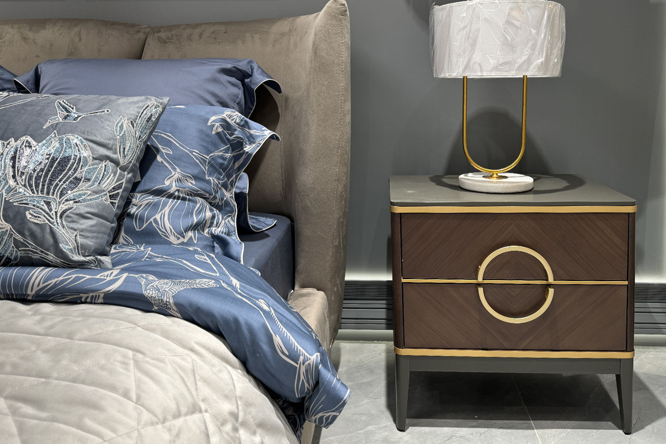 Тумбочка прикроватная с 2-мя ящиками темный шпон 8