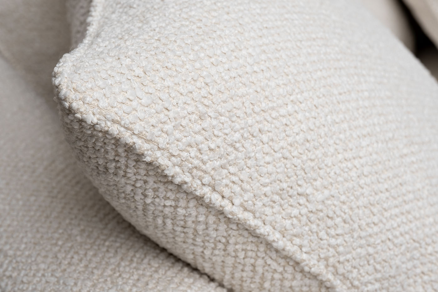 Диван Роберто(Roberto) трехместный букле кремовый 7