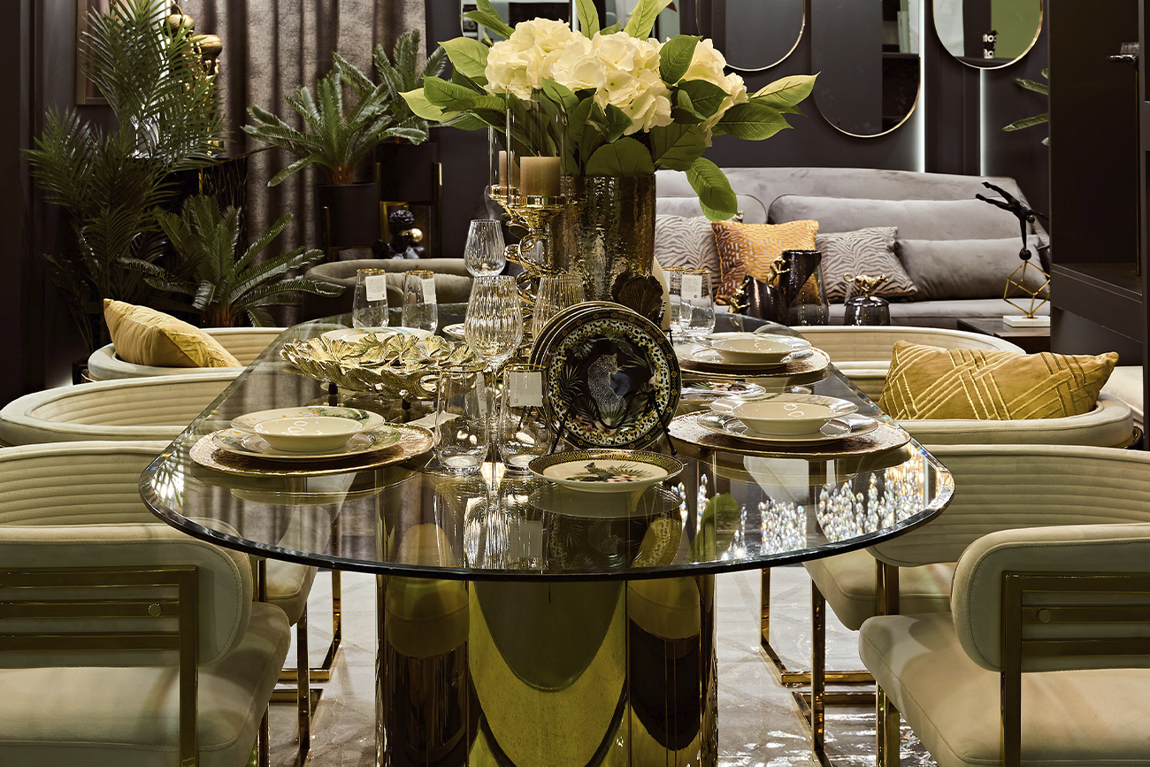 Стол обеденный прозрачное стекло/золото 7