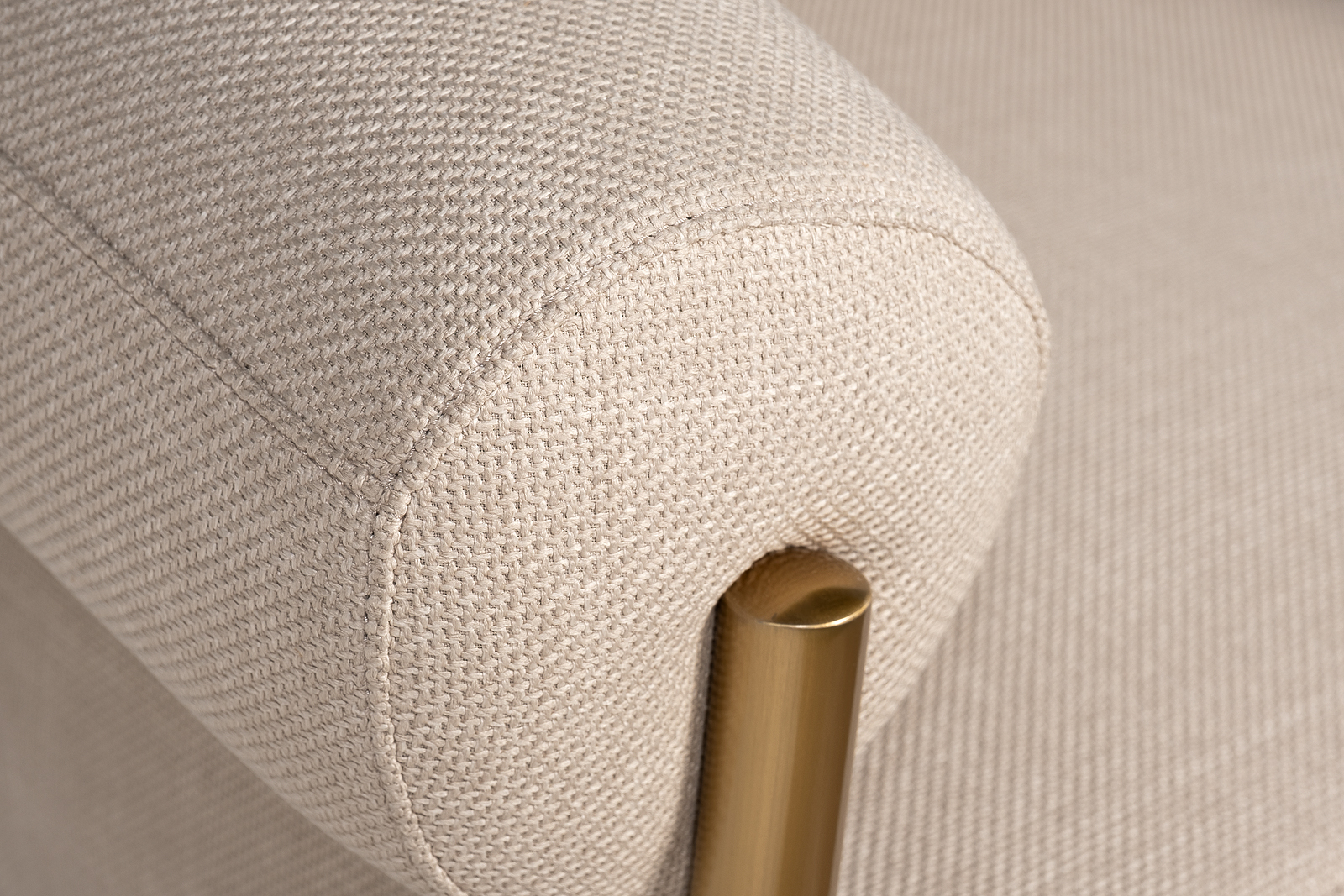 Кресло серое/матовое золото 3