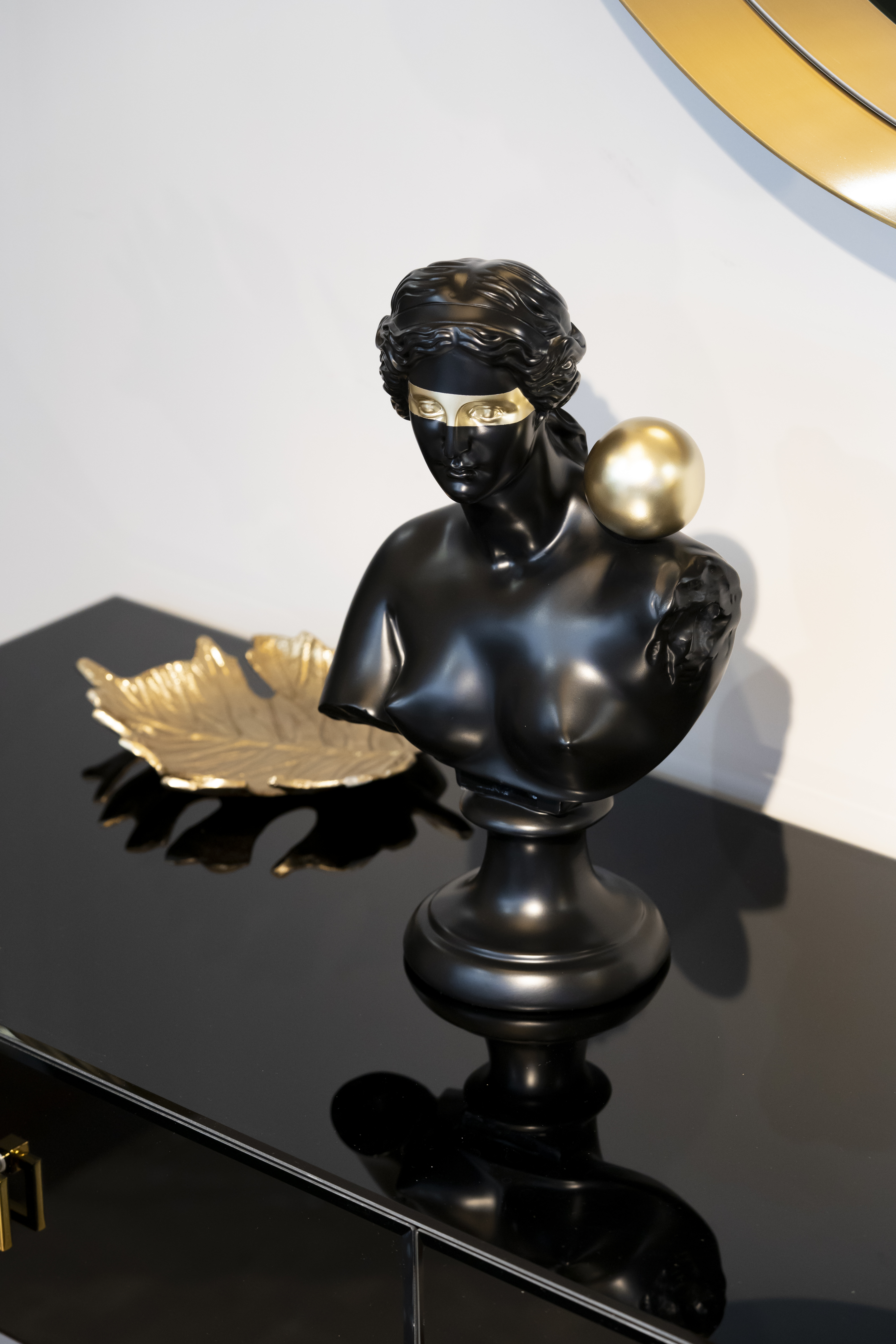 Статуэтка «Античный бюст» женский черный 3