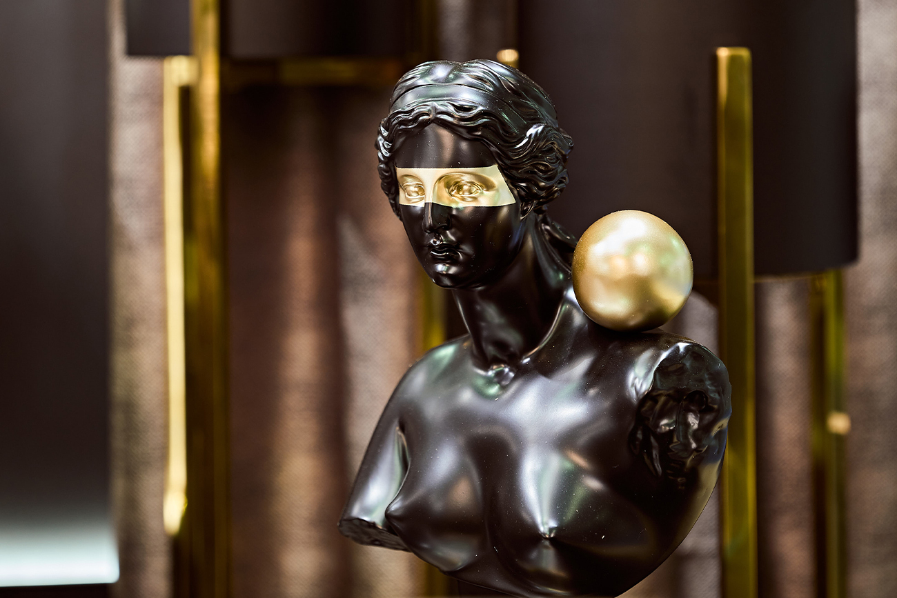 Статуэтка «Античный бюст» женский черный 4