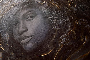 Холст "Нежность" в багете латунь