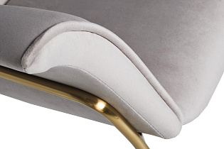 Кресло велюровое светло-серое на металлических ножках