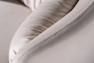 Кресло поворотное велюровое кремовое