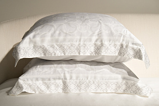 Комплект из 2х наволочек «Ирисы» 70х70см тенсель белый 1 (превью)