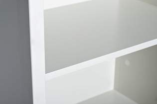 Шкаф-витрина со стеклянным фасадом бежевый