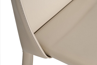 Стул из искусственной кожи