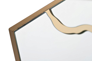 Зеркало с золотым декором