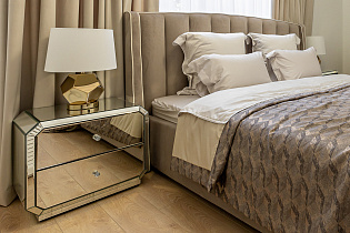 Лампа настольная золотая (белый абажур)