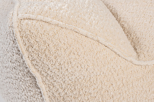 Кресло светло-бежевое