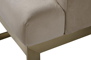 Стул на металлическом каркасе светло-бежевый