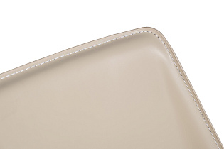 Стул из искусственной кожи