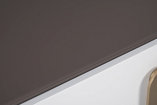 Консоль светлая с металлическим каркасом