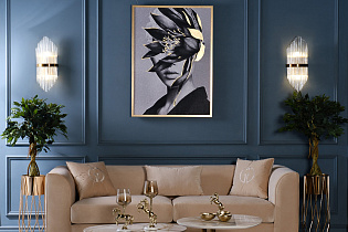 Холст "Девушка с цветами-1" в золотом багете