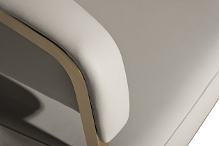 Стул из экокожи светло-серый/матовое золото