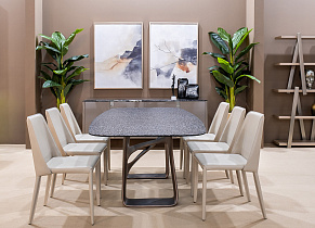 Стул из искусственной кожи