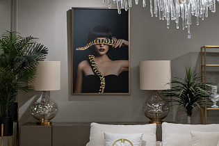 Лампа настольная с кремовым абажуром